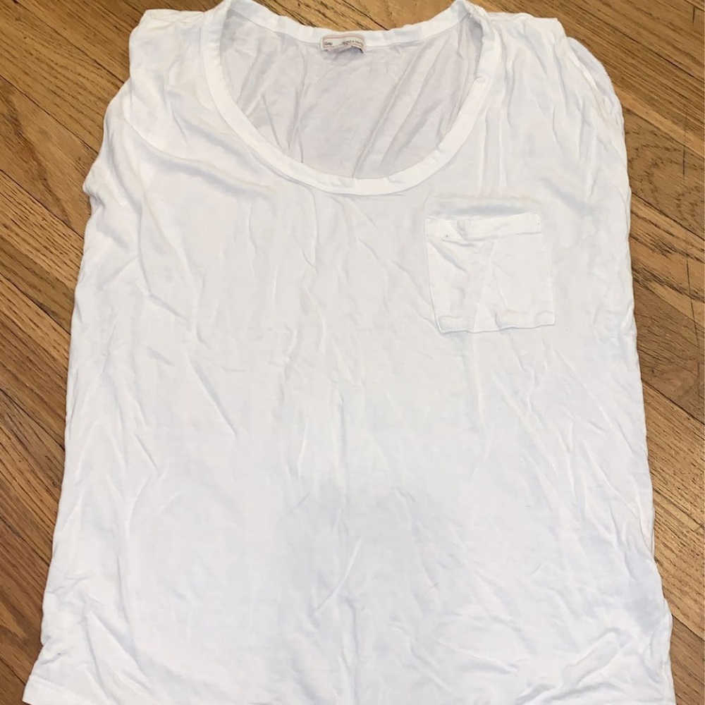 gap size xs shirt